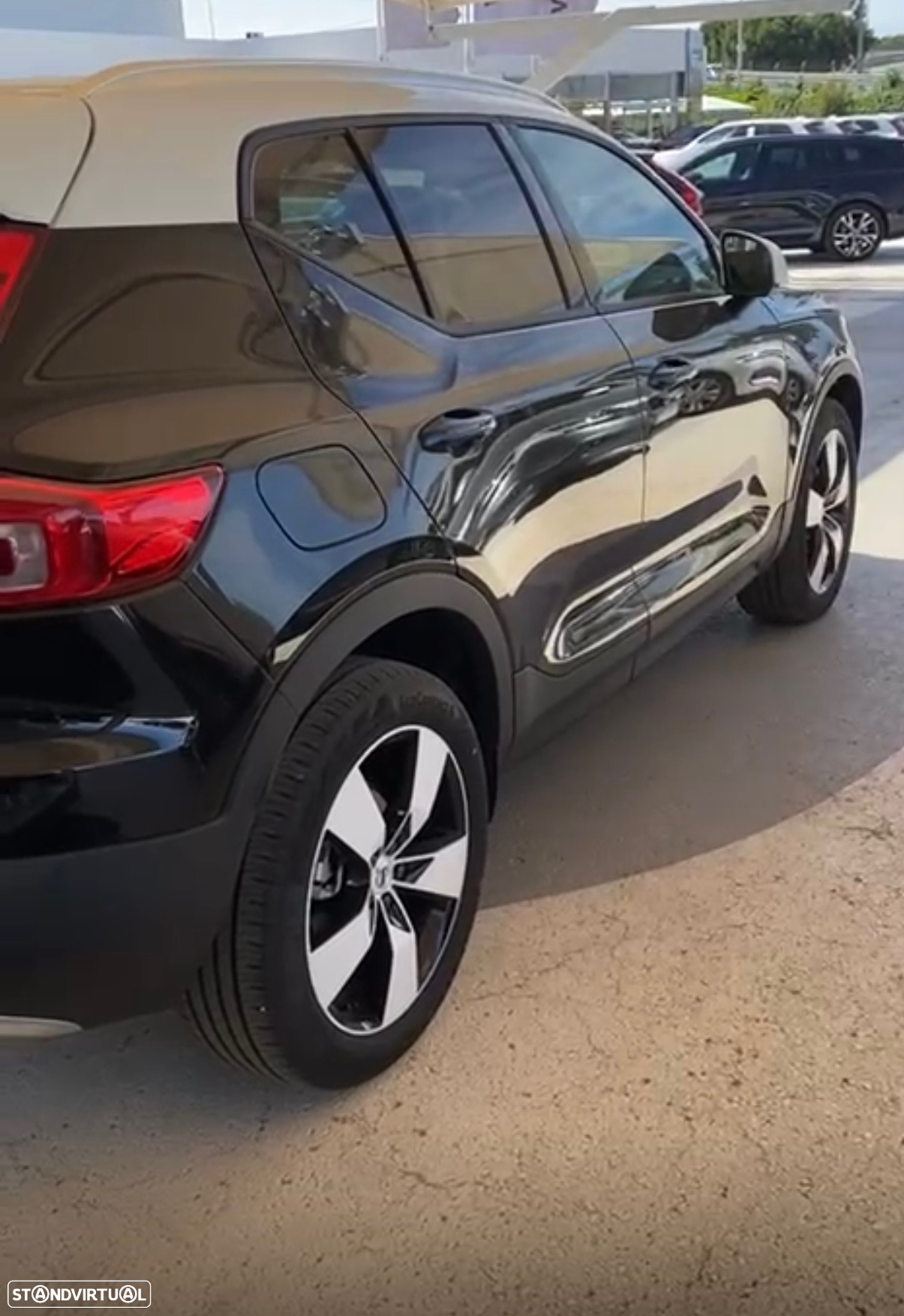 Volvo XC 40 1.5 T2 Momentum Plus - 4