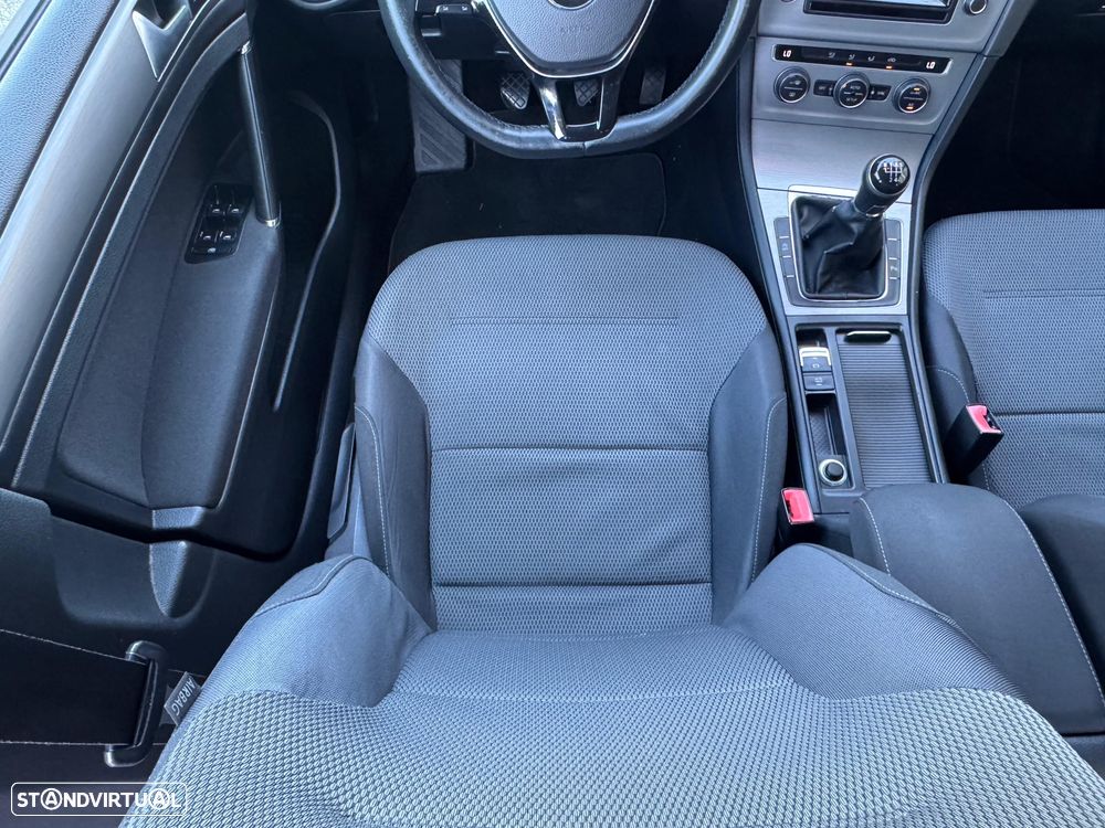 VW Golf Variant 1.6 TDi Best Edition Bluetooth - 17