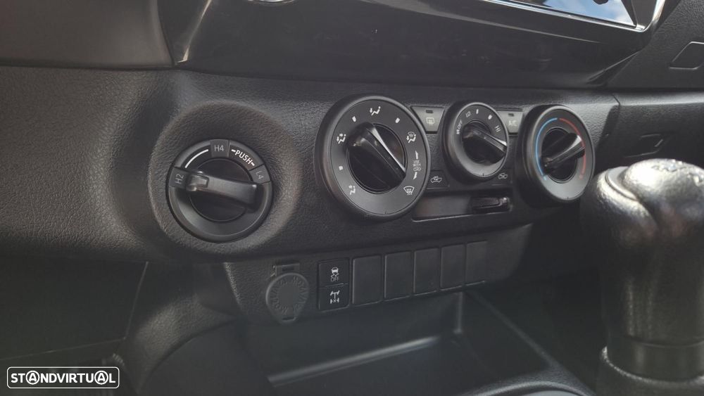 Toyota Hilux VIII Pick-up 2.4 D 4WD - 11
