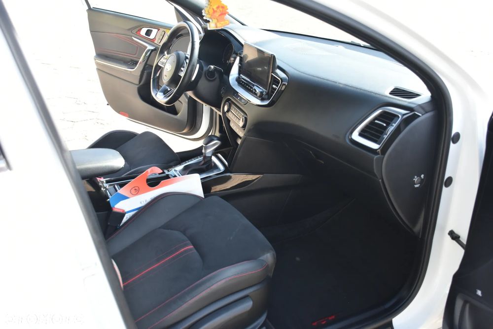 Kia ProCeed 1.6 T-GDI DCT7 OPF GT - 15