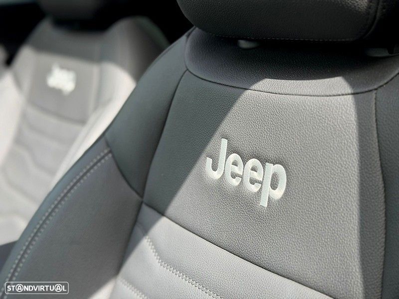 Jeep Avenger 54 kWh Summit - 12