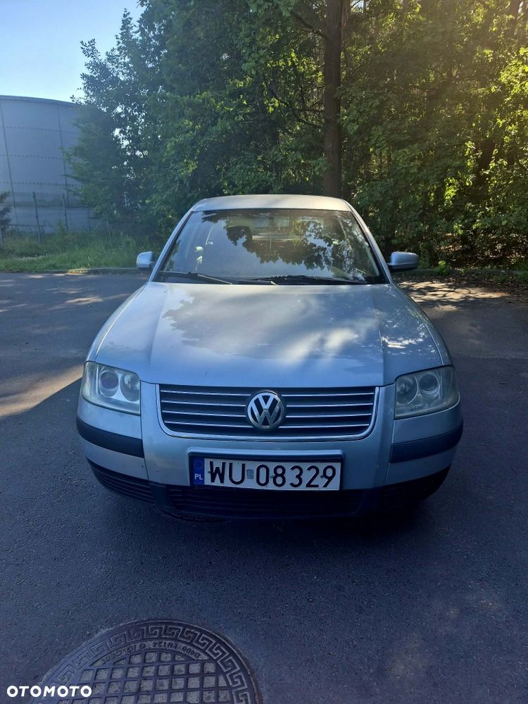 Volkswagen Passat - 1