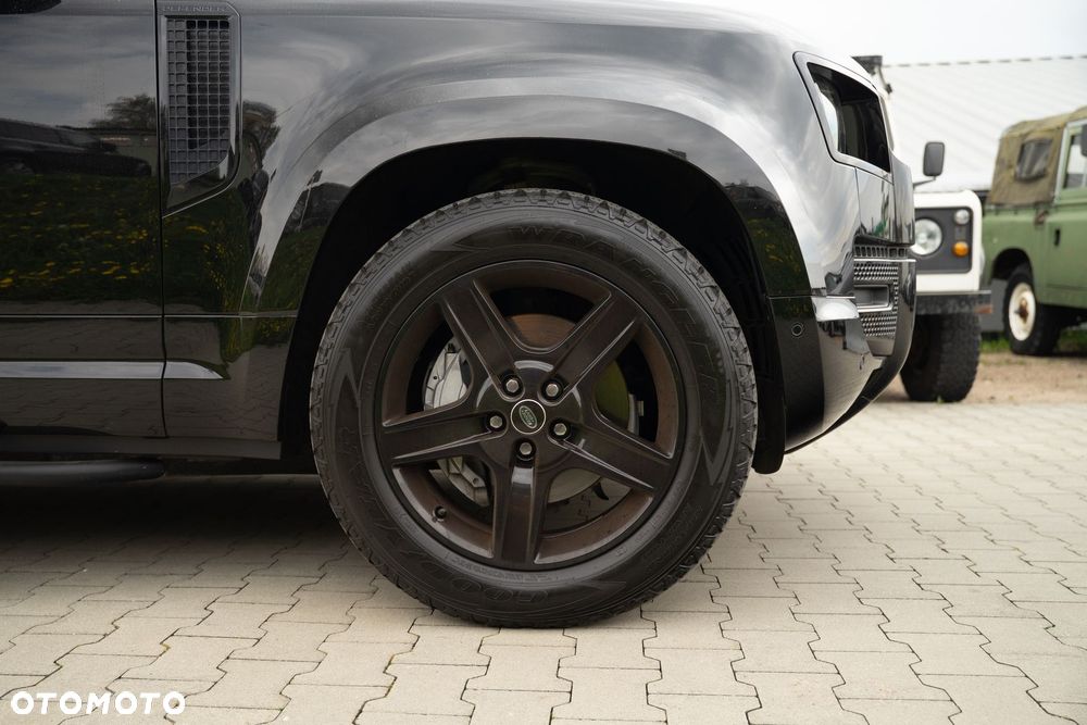 Land Rover Defender - 17