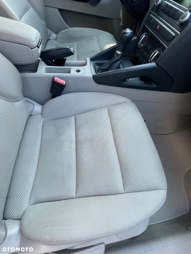 Audi A3 Sportback 2.0 TDI DPF Ambiente - 8