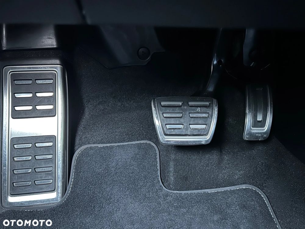 Volkswagen Arteon 2.0 TDI R-Line DSG - 14