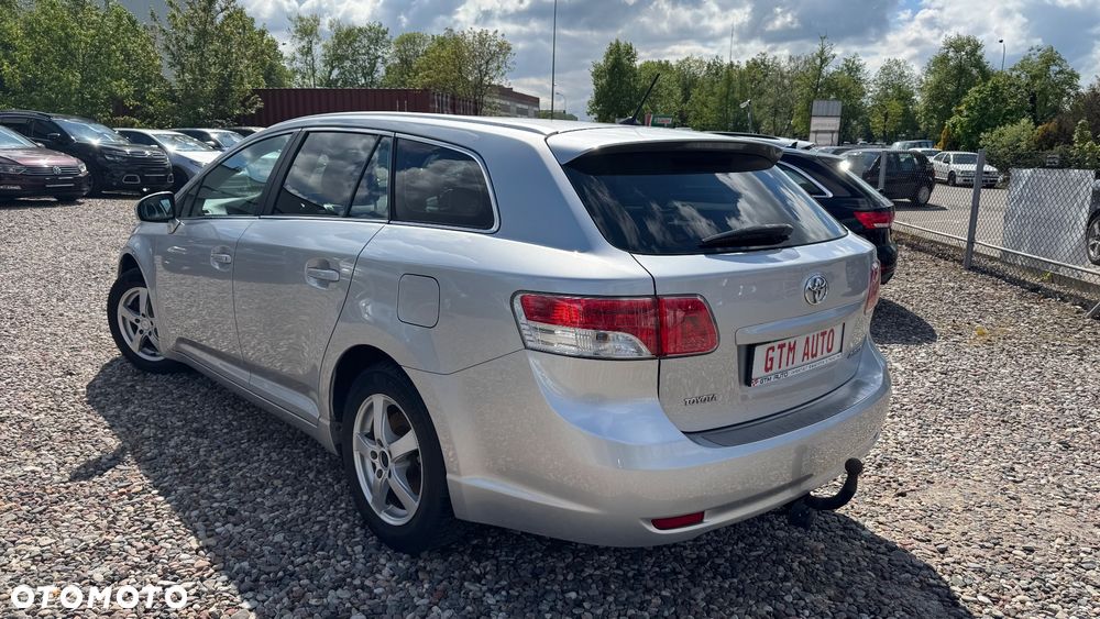 Toyota Avensis 1.8 Sol NAVI - 9