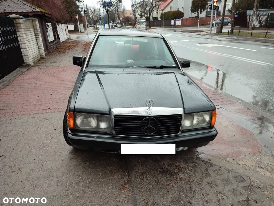 Mercedes-Benz W201 (190) - 4