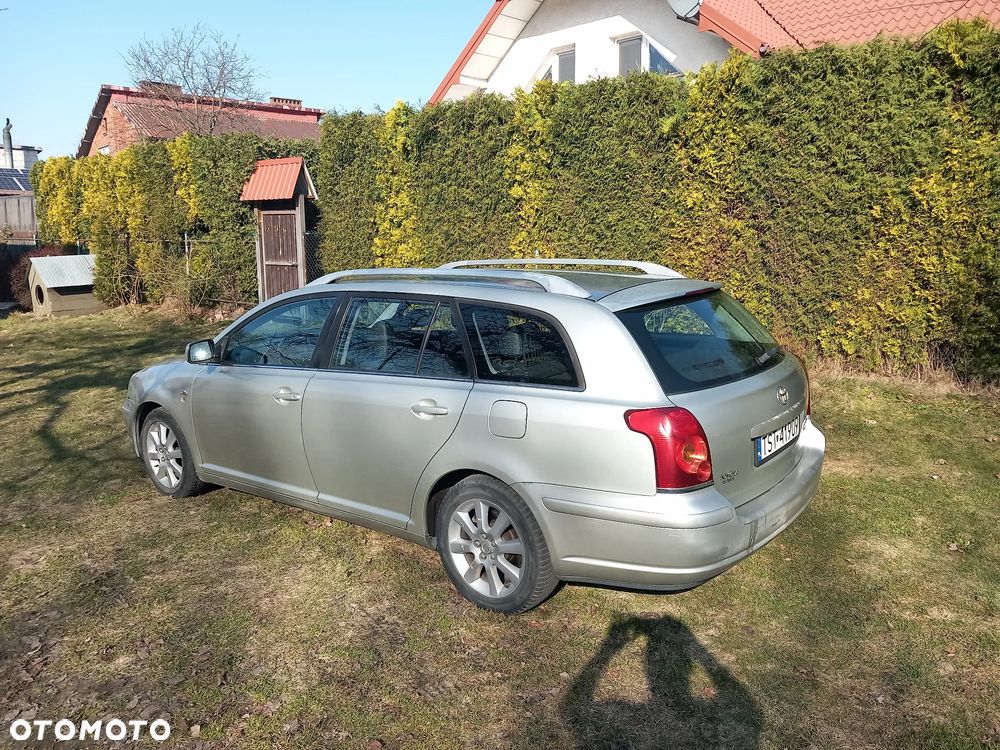 Toyota Avensis 2.0 D-4D Sol - 4