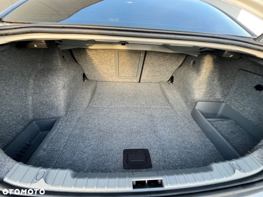 BMW Seria 3 320i Edition Lifestyle - 13