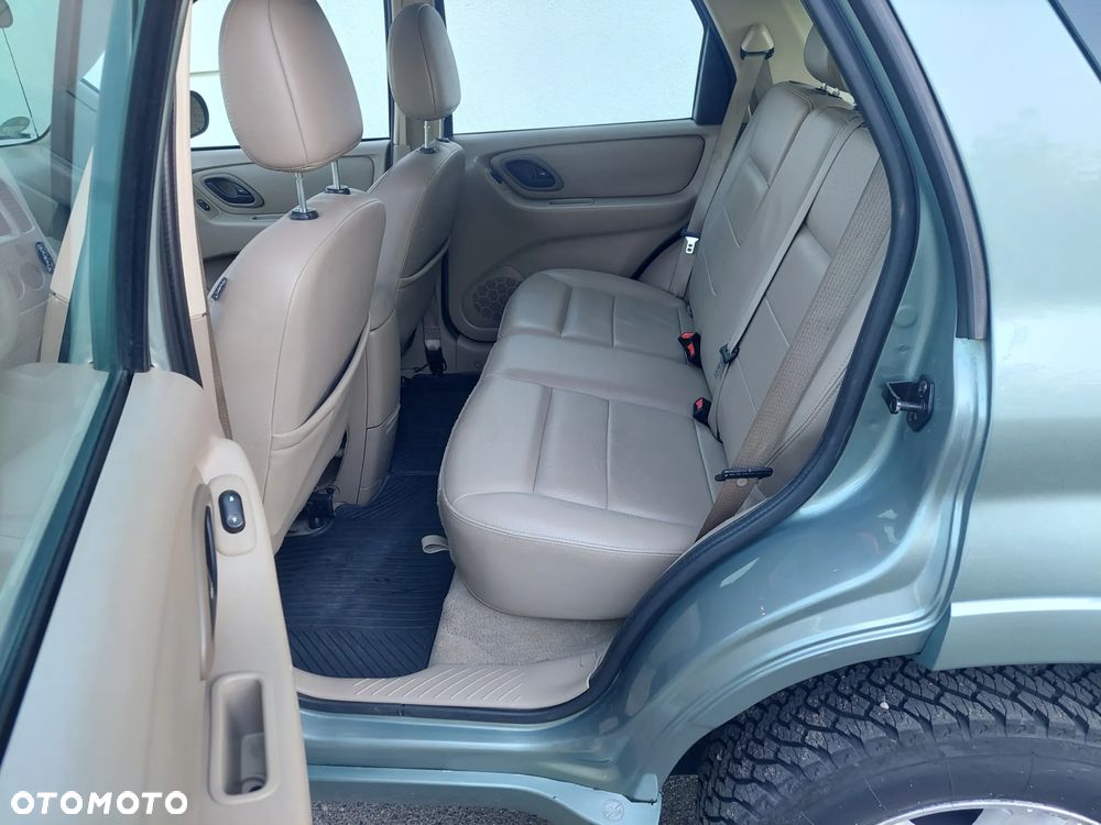 Ford Maverick 3.0 V6 Limited - 26