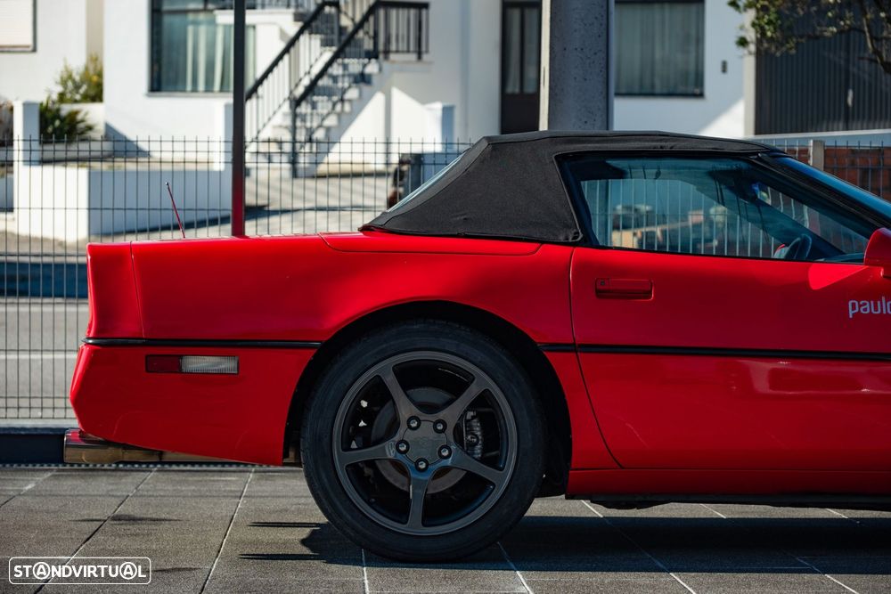 Chevrolet Corvette - 9