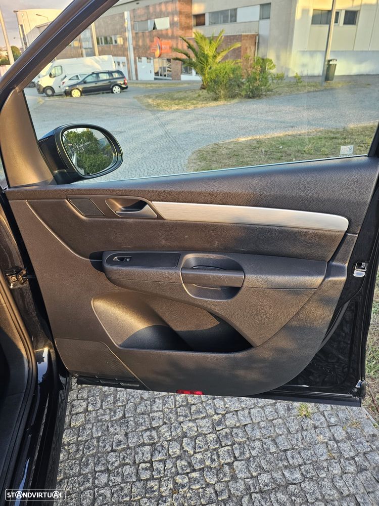 VW Sharan - 7