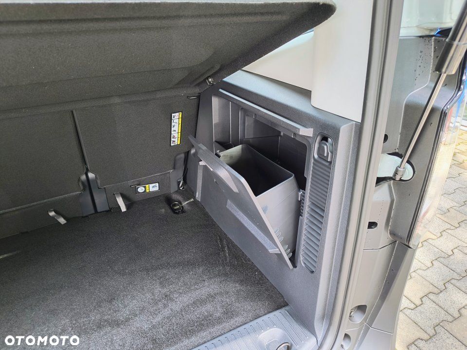 Ford Tourneo Courier - 13