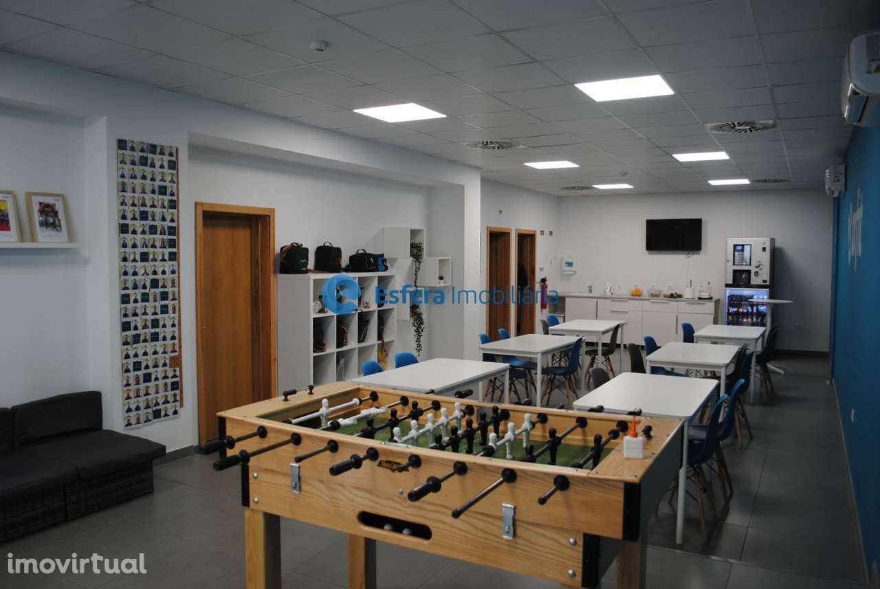 Edifício com armazém e escritórios - Grande imagem: 3/20