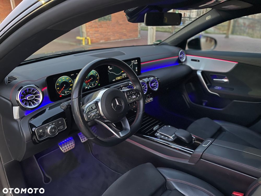 Mercedes-Benz CLA 200 7G-DCT AMG Line - 22