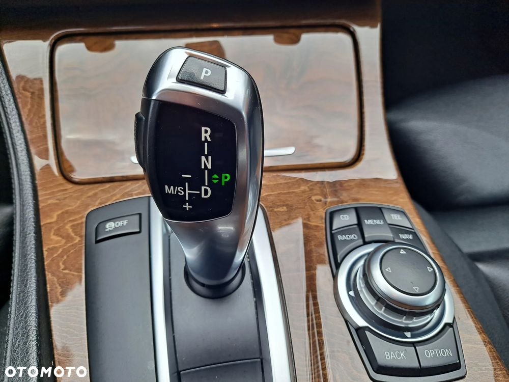 BMW Seria 5 530d xDrive Luxury Line - 31