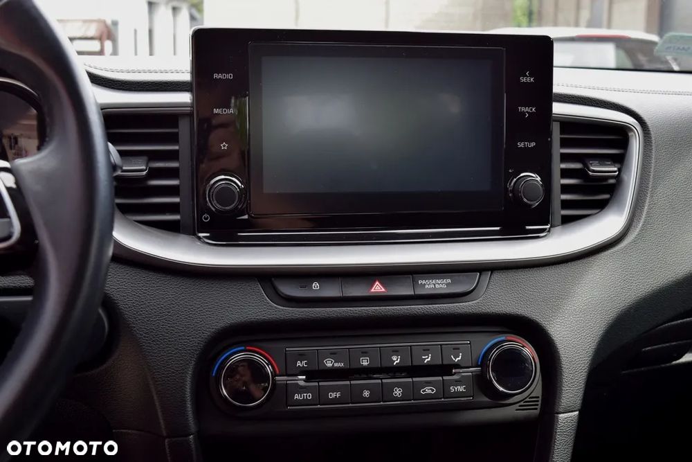 Kia Ceed 1.6 CRDi SCR M - 23