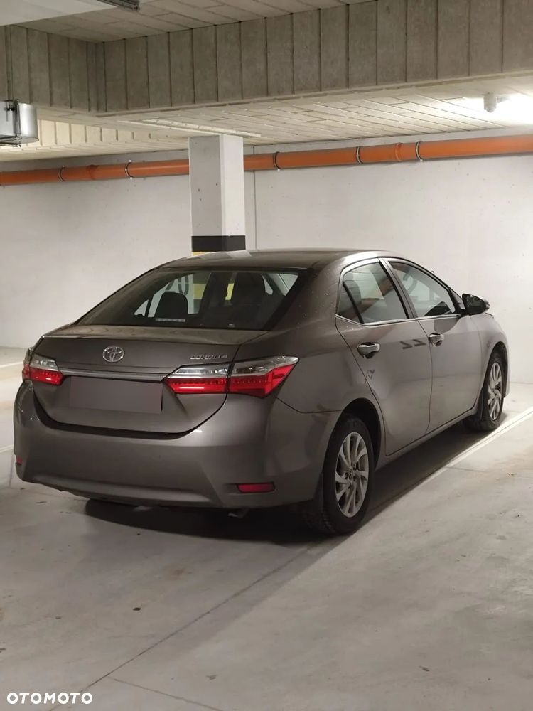 Toyota Corolla 1.6 Comfort - 11