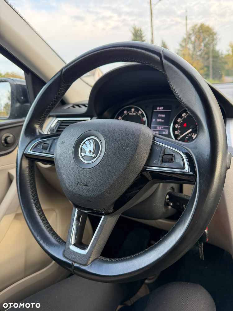 Skoda RAPID 1.2 TSI Elegance - 17