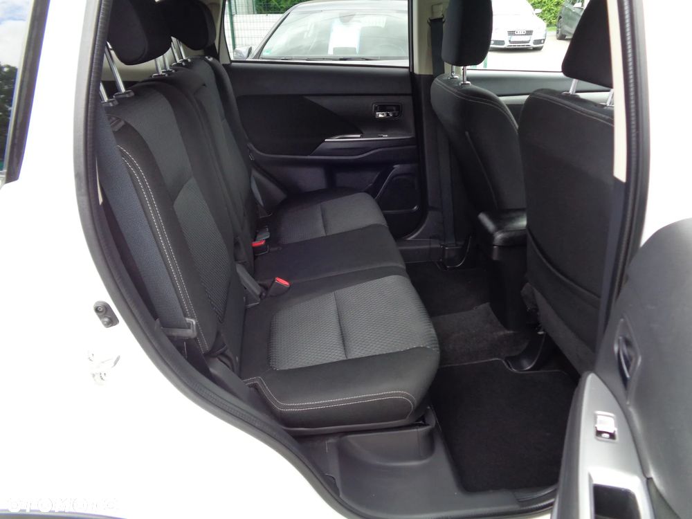 Mitsubishi Outlander 2.0 2WD Diamant Edition - 18