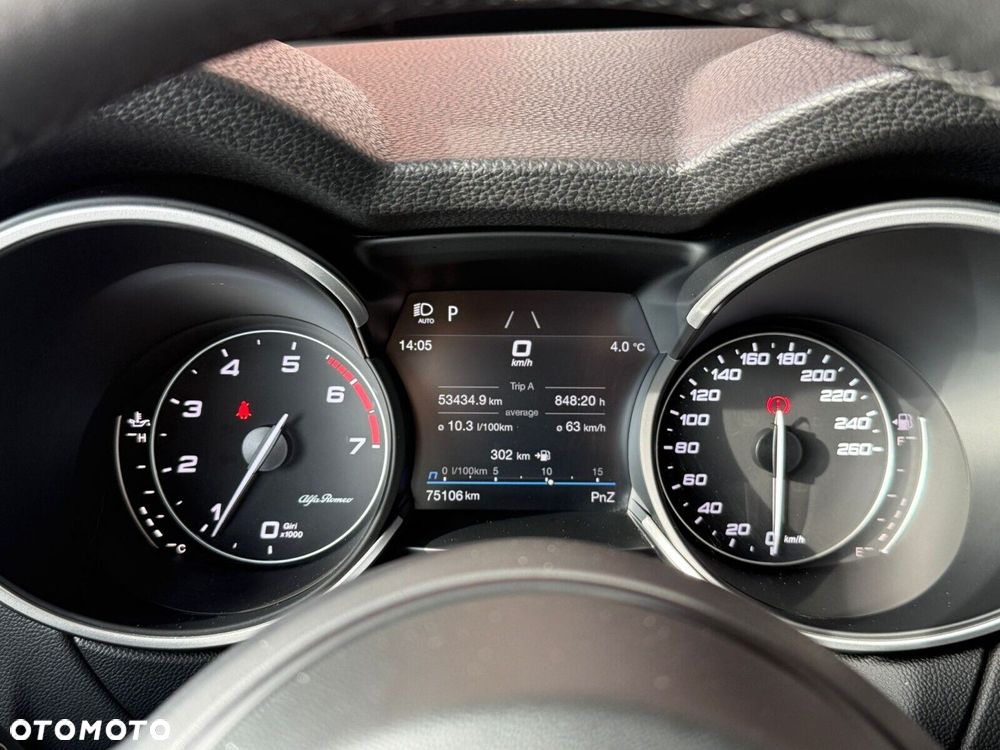 Alfa Romeo Stelvio - 15