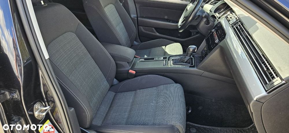 Volkswagen Passat Variant 2.0 TSI Business DSG - 28