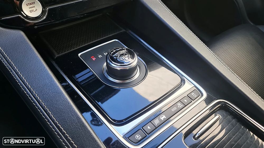 Jaguar F-Pace 20d AWD Aut. R-Sport - 13