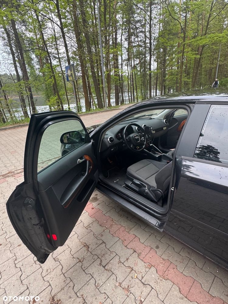 Audi A3 3-drzwiowe 1.6 TDI DPF Attraction - 14