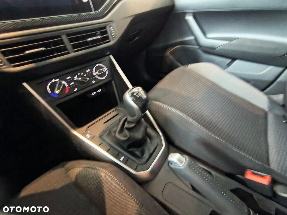 Volkswagen Polo 1.0 MPI Life Plus - 21