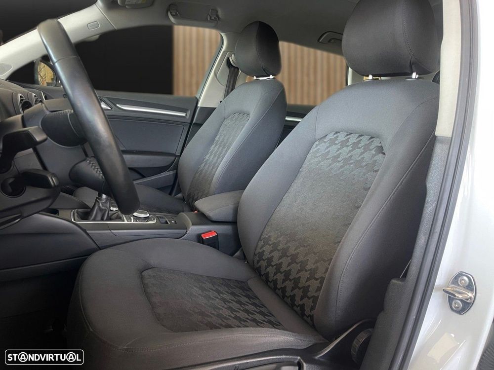 Audi A3 Sportback 1.6 TDI Advance - 4