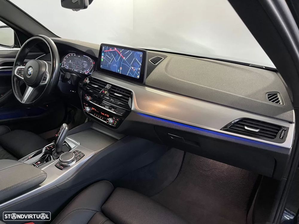 BMW 520 d Pack Desportivo M Auto - 16