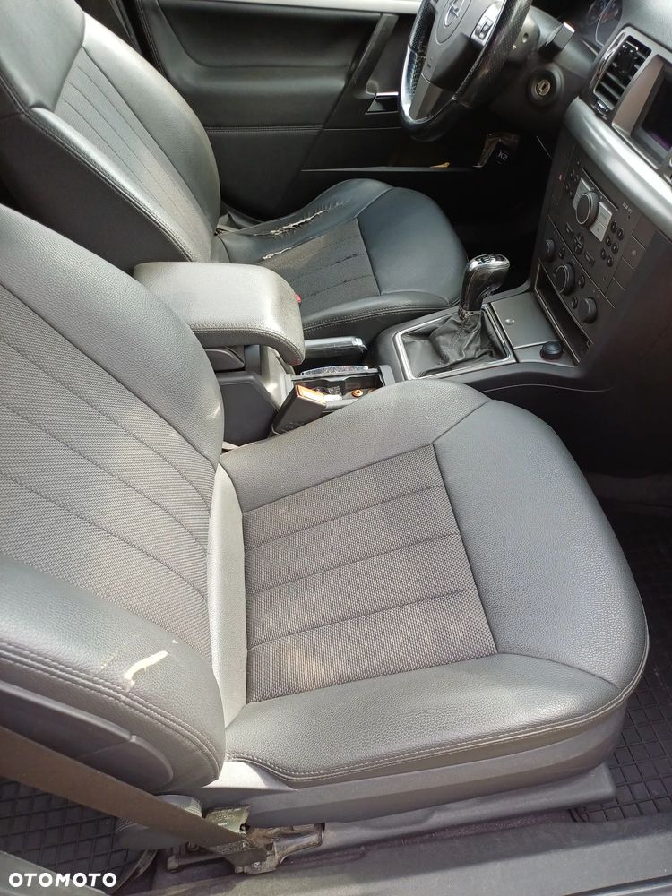 Opel Vectra 1.9 CDTI Sport / GTS - 17