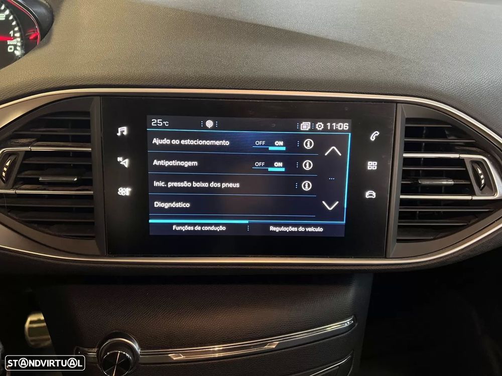 Peugeot 308 1.2 PureTech Style J17 - 32
