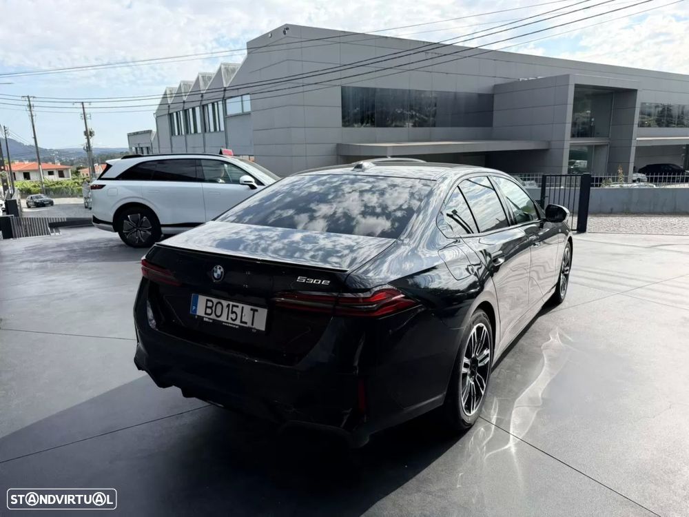 BMW 530 e Pack Desportivo M Pro - 5