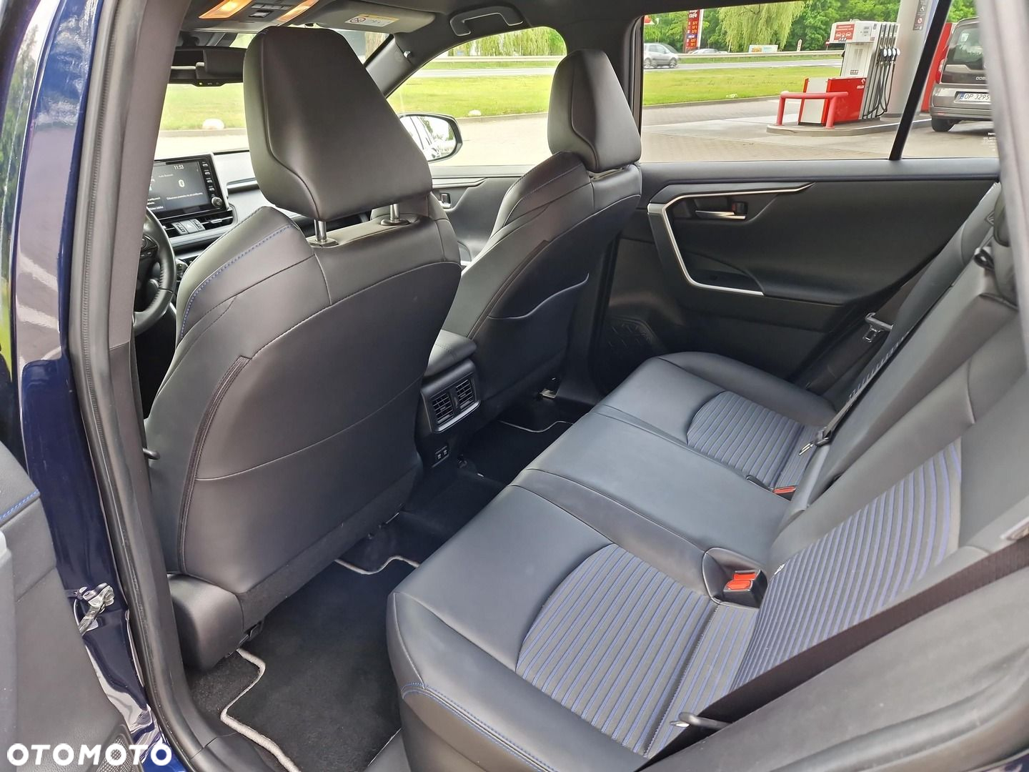 Toyota RAV4 - 10