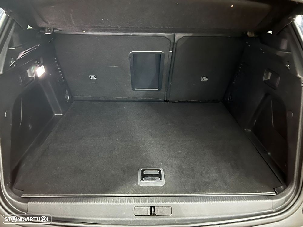 Peugeot 3008 1.6 Hybrid4 GT e-EAT8 - 24