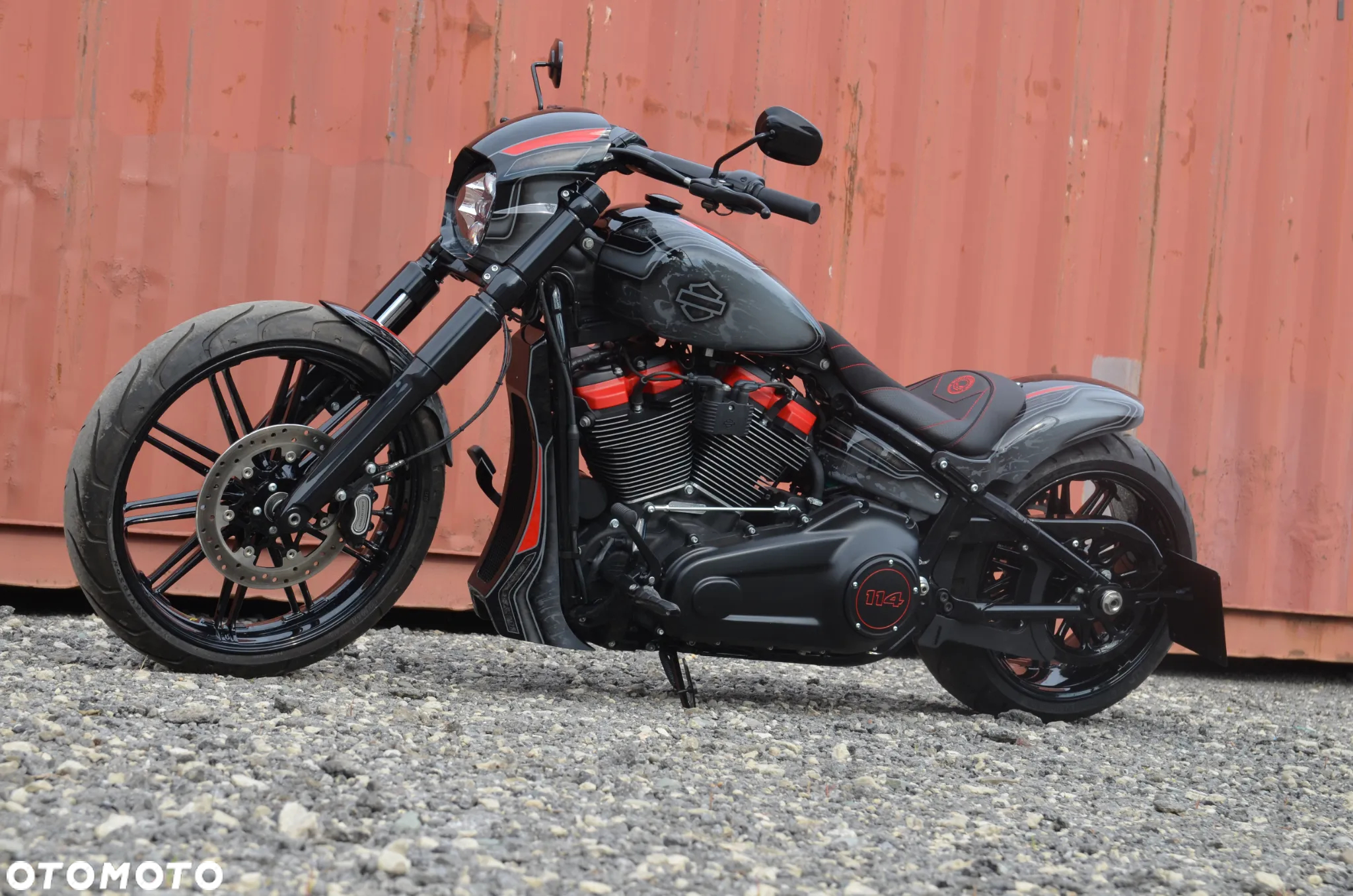 Harley-Davidson Softail Breakout - 25
