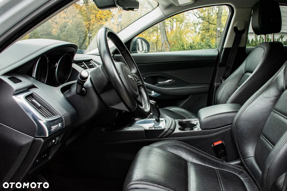 Jaguar E-Pace P250 AWD R-Dynamic S - 19