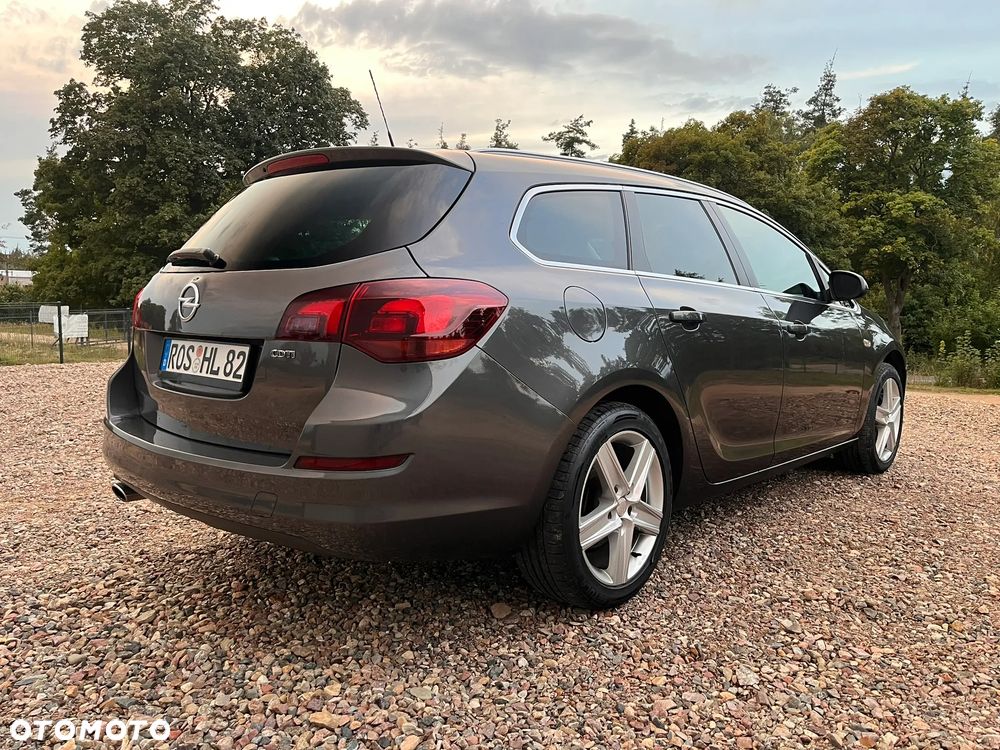 Opel Astra 2.0 CDTI DPF Cosmo - 9