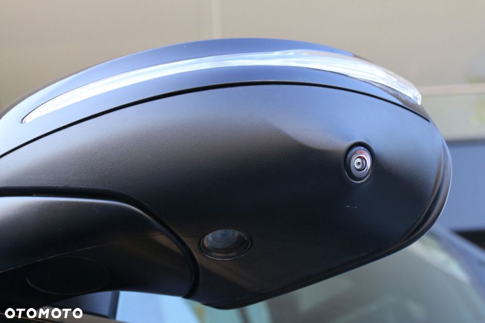 Mercedes-Benz GLS - 12