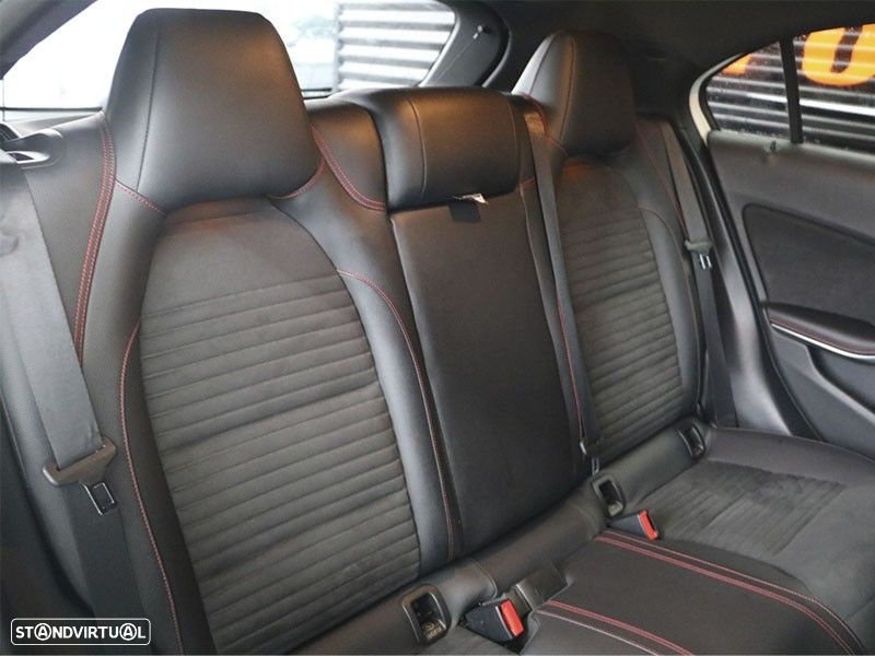 Mercedes-Benz A 180 d AMG Line - 12