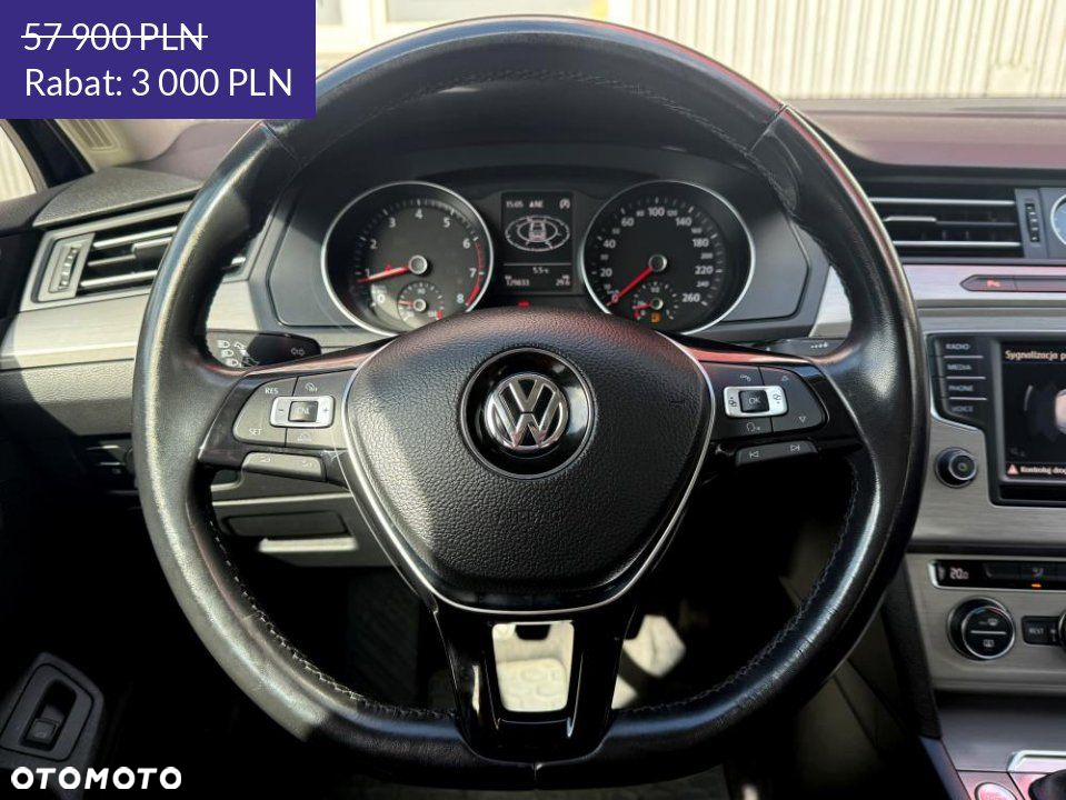 Volkswagen Passat - 12