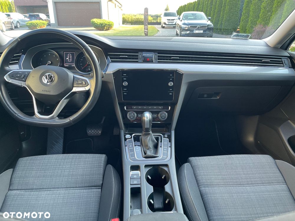 Volkswagen Passat - 23