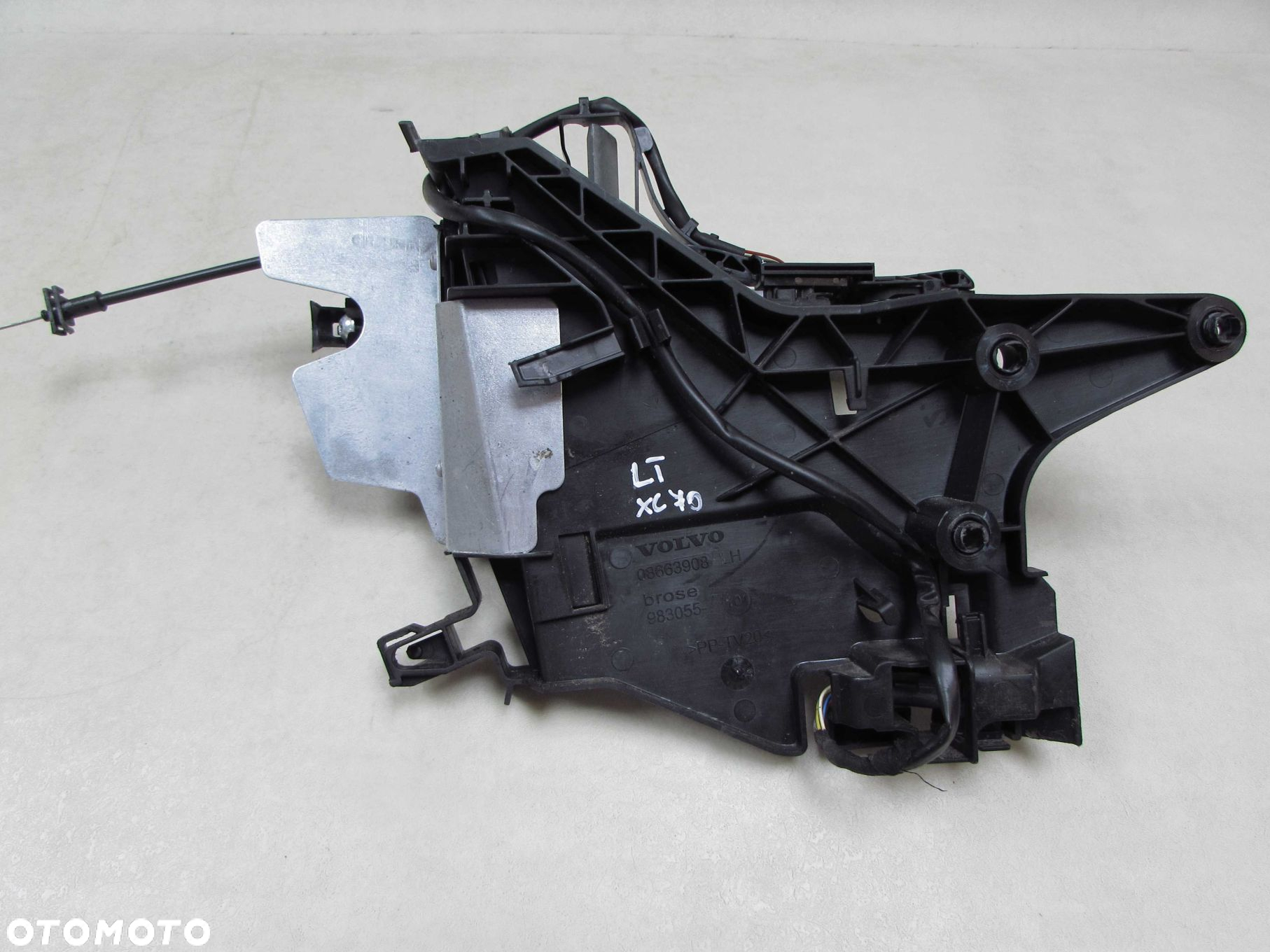 VOLVO S80 II V70 III  XC60  KLAMKA ZEWNETRZNA UCHWYT KASETA LEWA KEYLESS TYL 08663908 30753742 477 - 5
