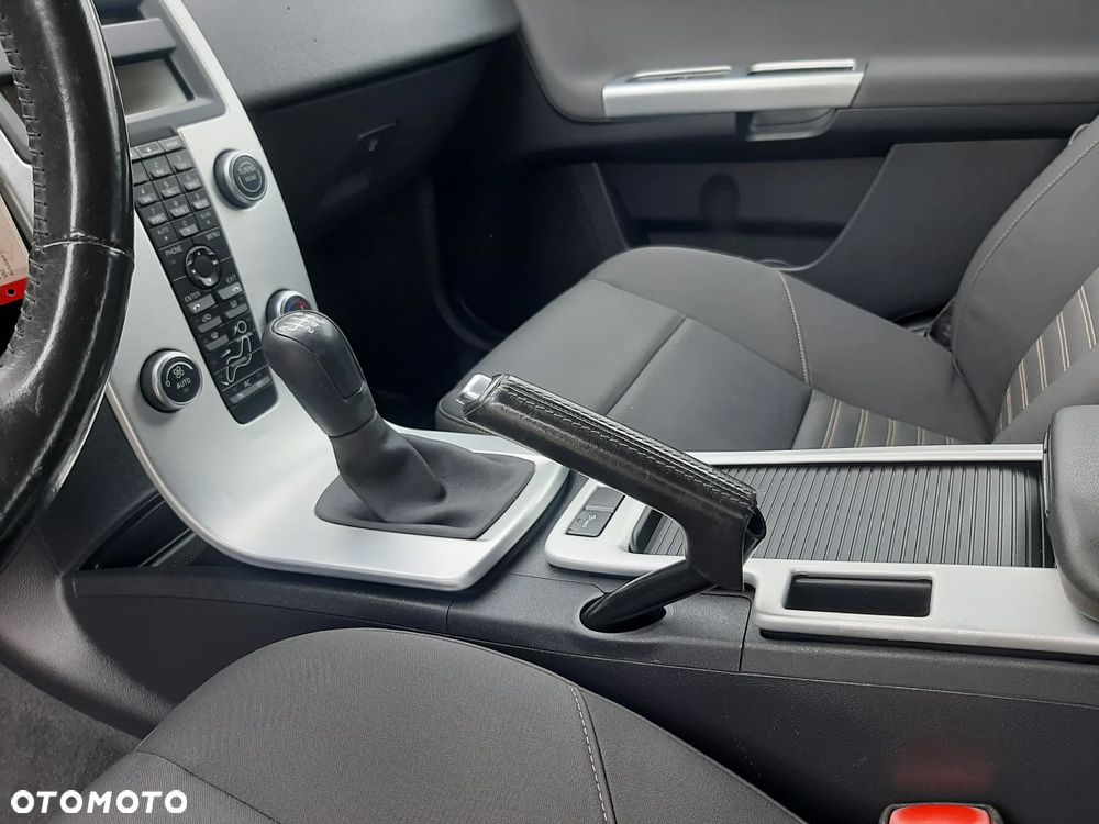 Volvo V50 D2 Kinetic - 17