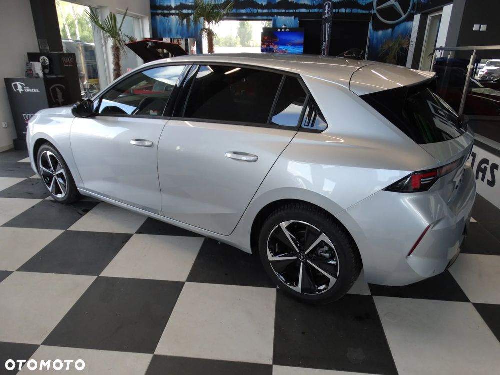 Opel Astra 1.5 D Automatik Ultimate - 2