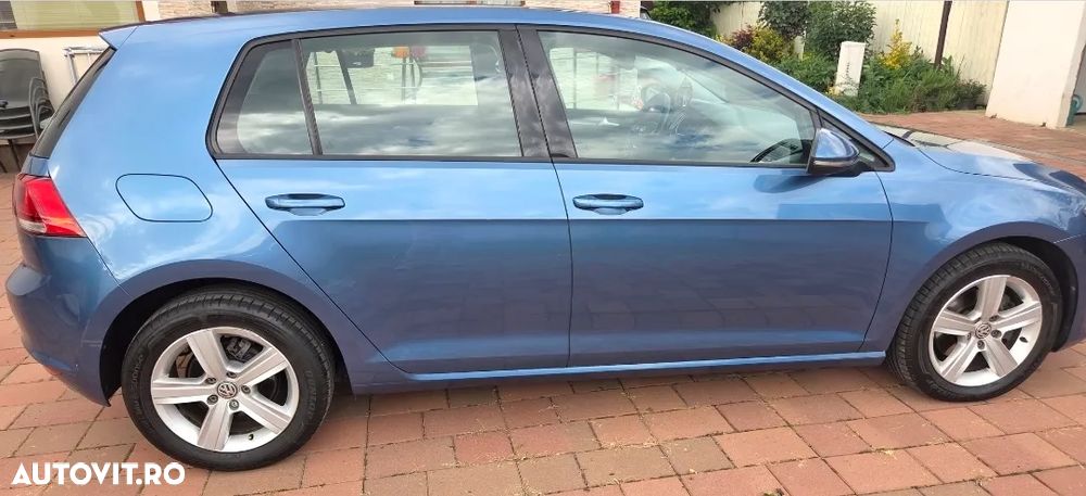 Volkswagen Golf - 2