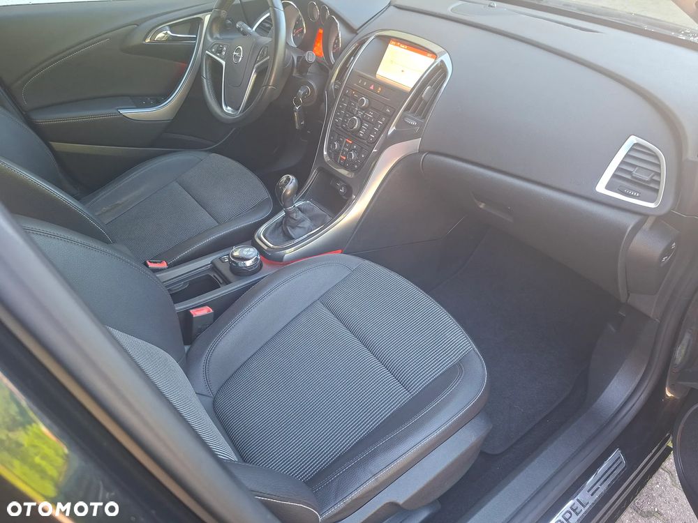 Opel Astra 1.4 T Cosmo EU6 - 14