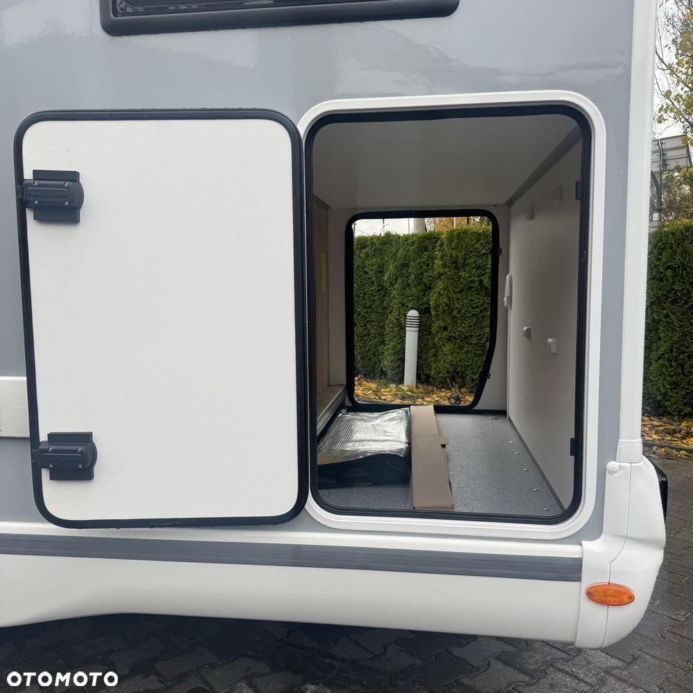 Ford Chausson 797 Titanium Ultimate - 9