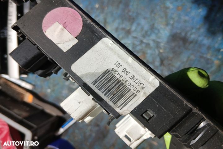 Butoane geam sofer 8200328426 8200328426 Renault Espace 4 [2002 - 200 - 4